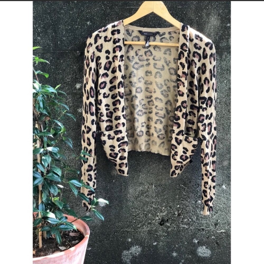 Leopard print cropped cardigan